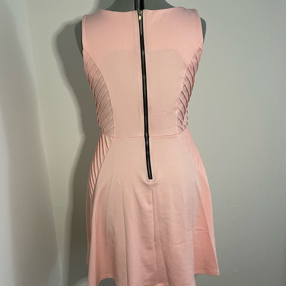 Apricot pink dress - Picture 3 of 4